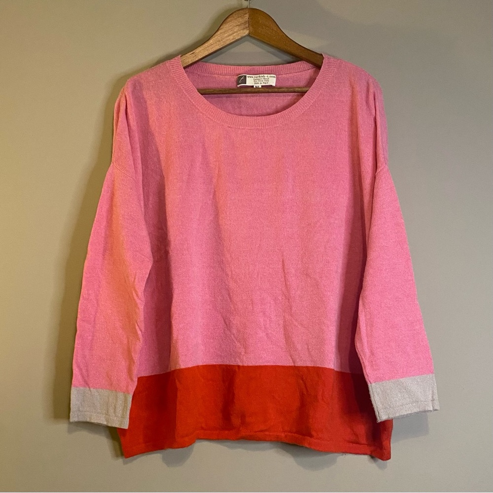 Turkish-T Cashmere Blend Oversized Sweater in Pink and Red